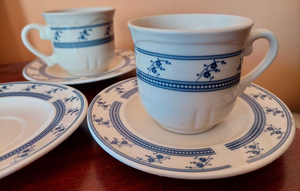 Стари порцеланови чаши за кафе 2 броя за 10 лв.