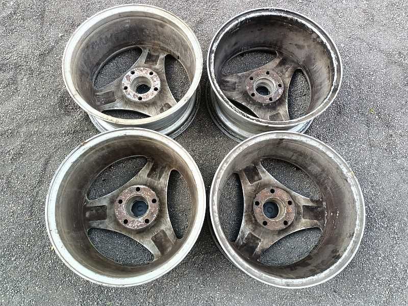 Продам оригинальные легкосплавные диски