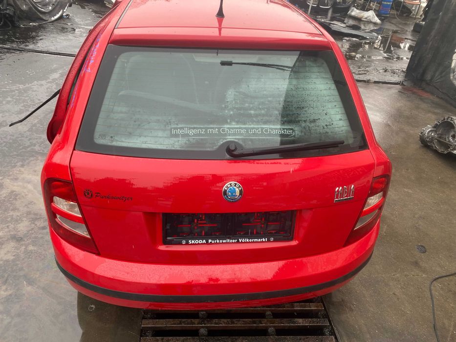 dezmembrez skoda fabia 1 cod motor AZF/usa fata/hayon fabia 1/oglinzi
