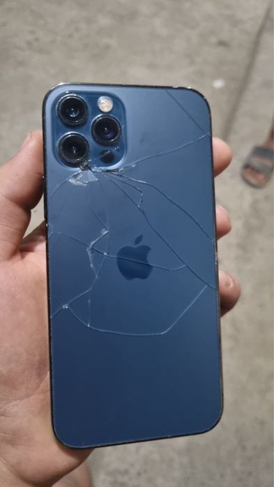 Iphone 12 pro    .