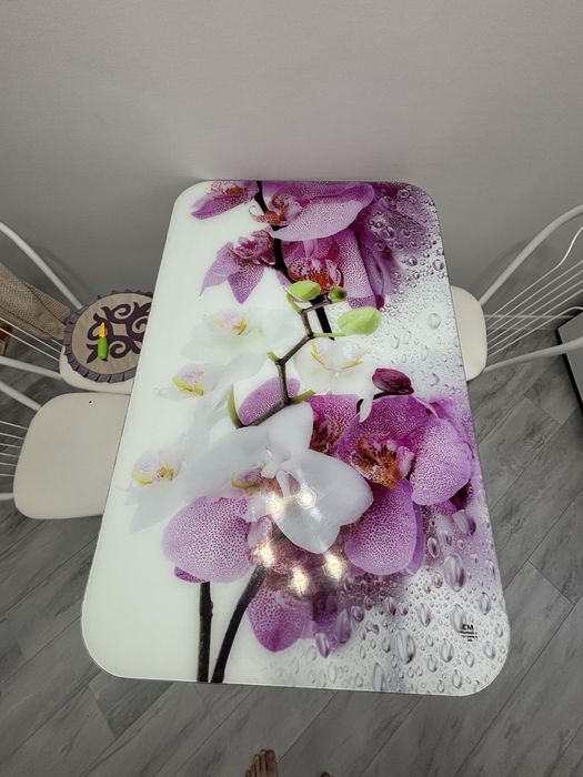 Обеданный стол для кухни