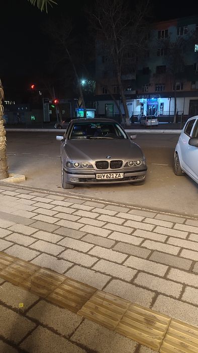 Срочно продается автомобиль BMW 520i