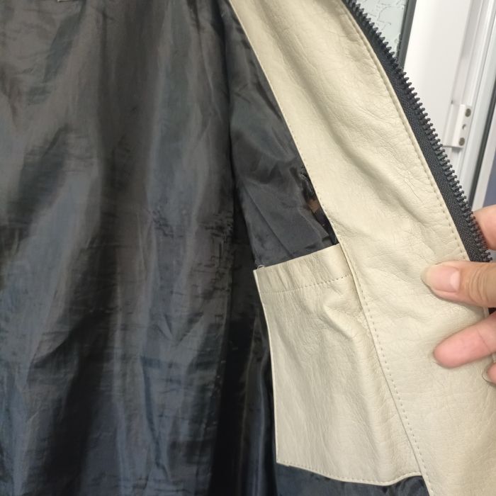 Продавам мъжко кожено яке!