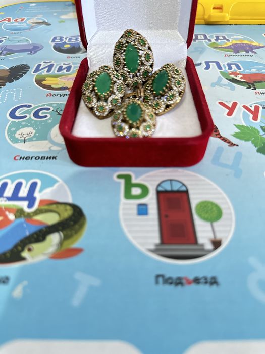 Продам серебряный комплект