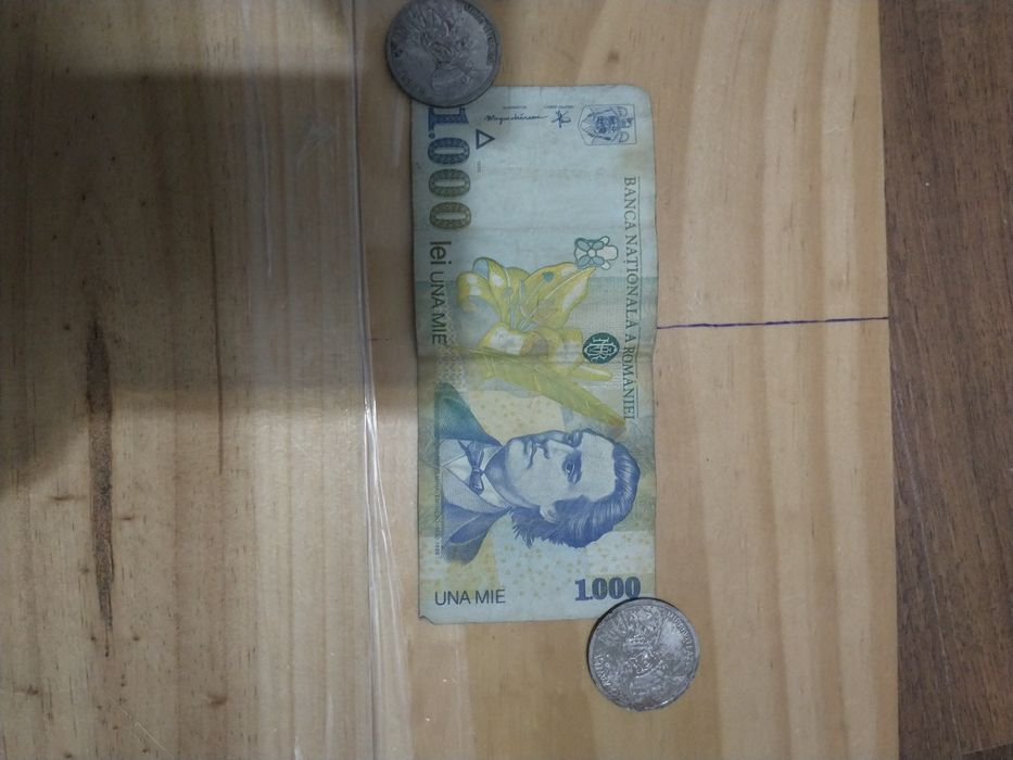 Vând monede și bancnote vechi