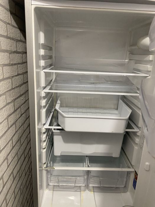 Холодильник б/у не работает