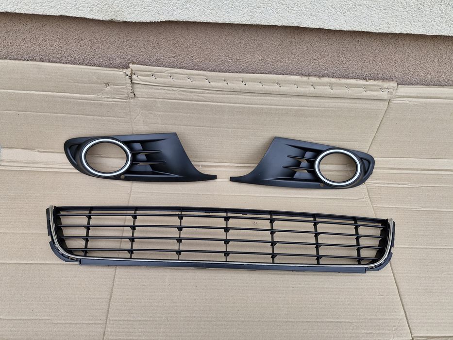 Grila grile  Vw Golf 6 hackback si combi 2008-2012