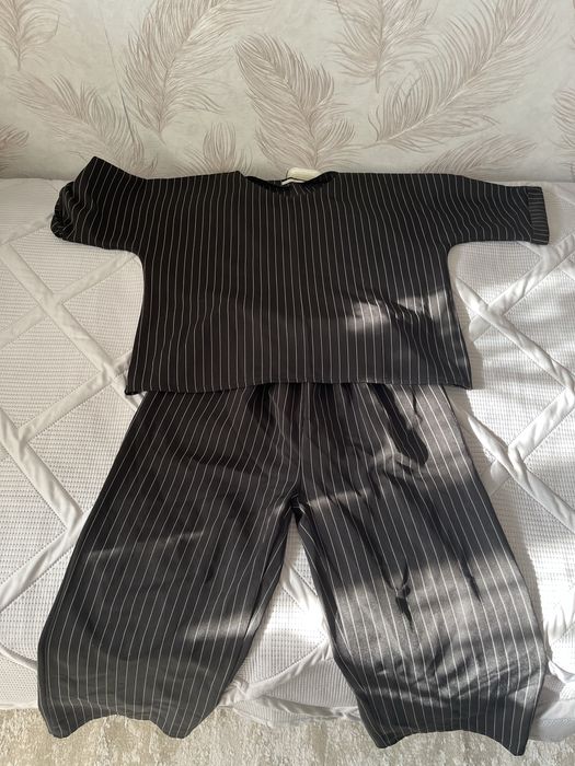 Женский костюм продам