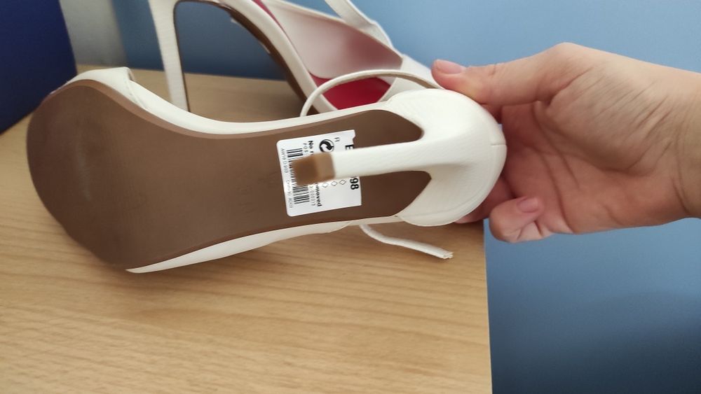 Sandale cu toc înalt Next noi