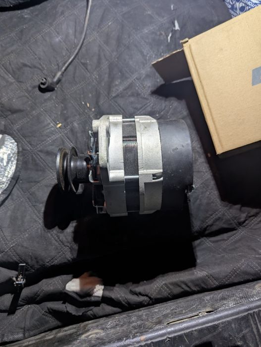 Продам гинерато на Ауди 80