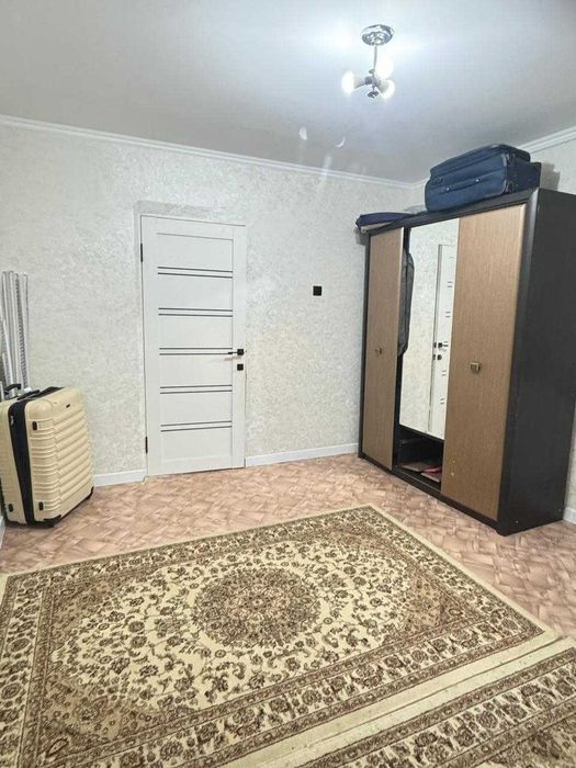 Продам 3х комн кв 11мкр кирпичный дом