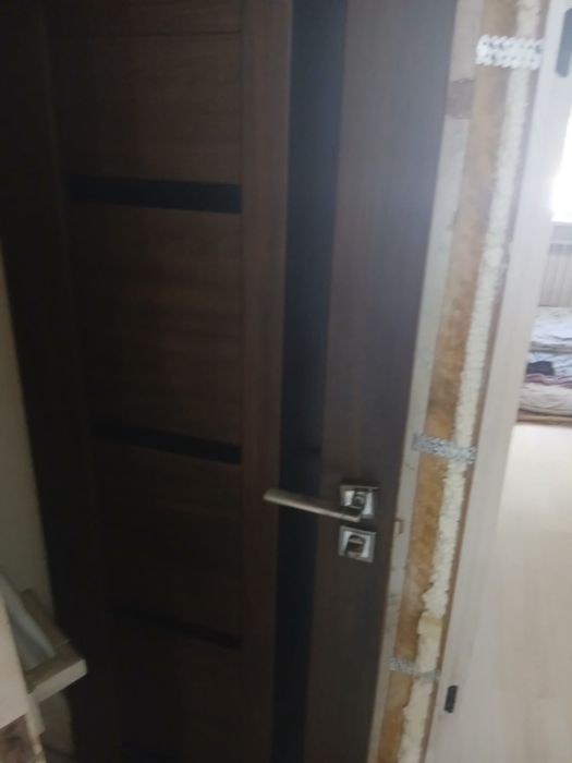 Двери входные деревянные