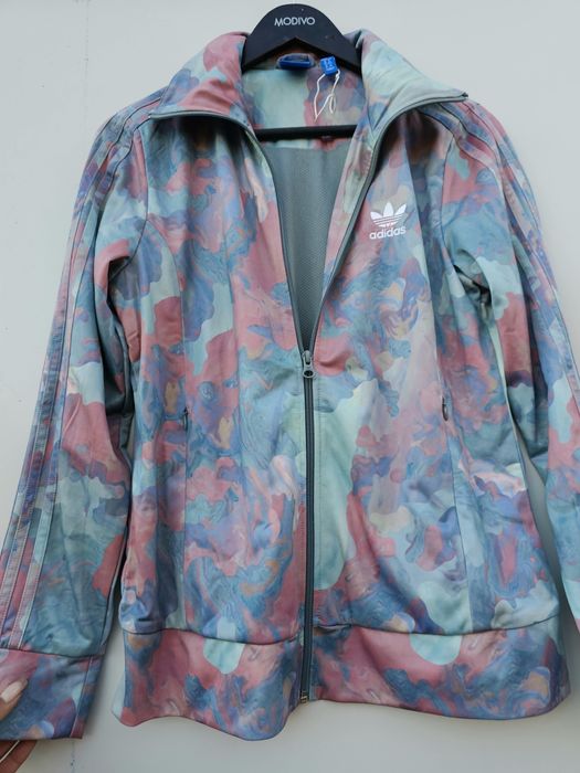 Adidas уникална дамска горница Л  размер