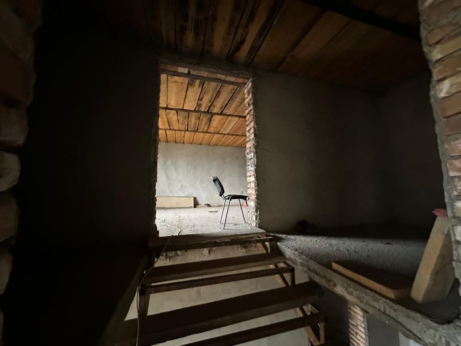 Продам дом, 3 этажа, элитный район