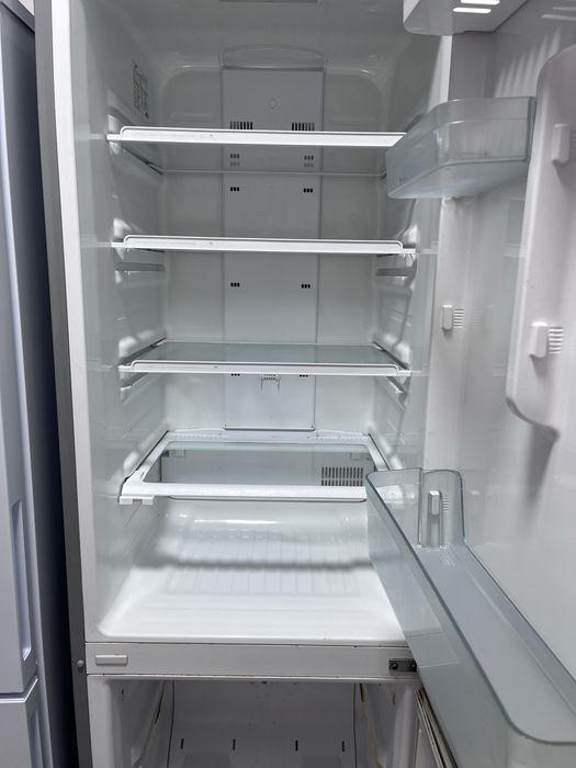 Холодильник Samsung