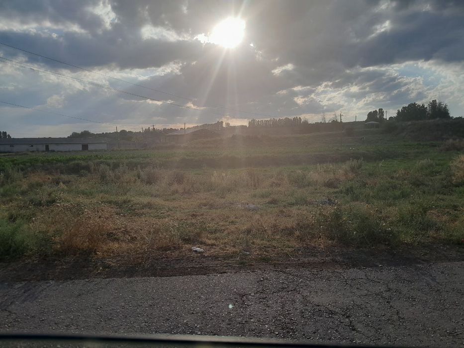 Ko'chmas mulk sotiladi