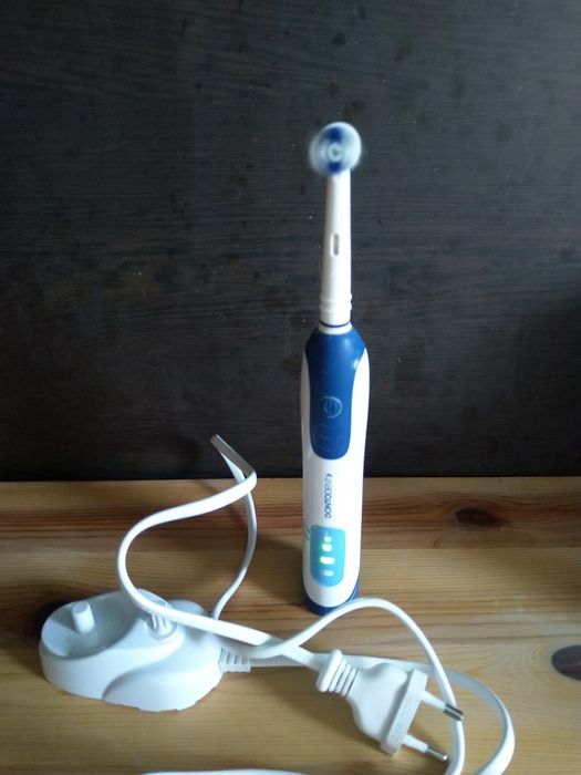 Електрическа четка за зъби Dontodent