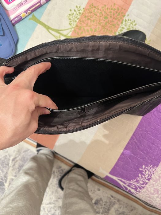 Продам кожанную планшет сумку от Armani (Армани)