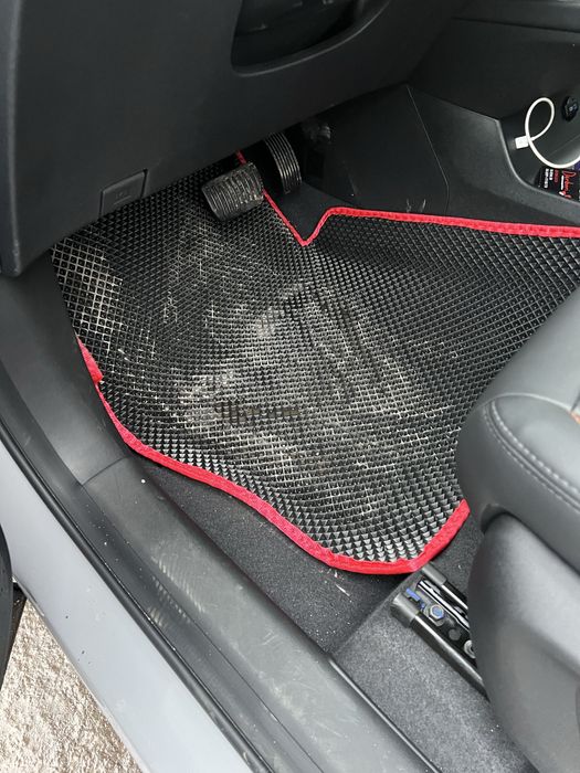 Новые EVA коврики на Лада 2114.