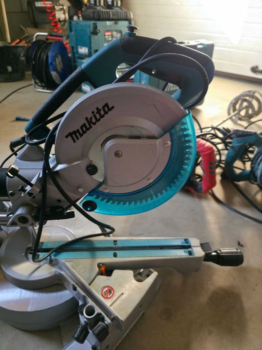 Fierastrau circular stationar Makita LS0815FL