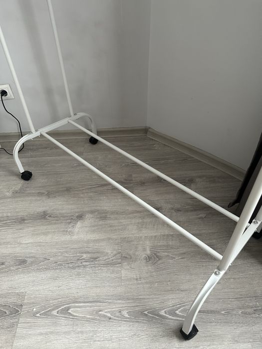 Вешалка реял для ваших вещей