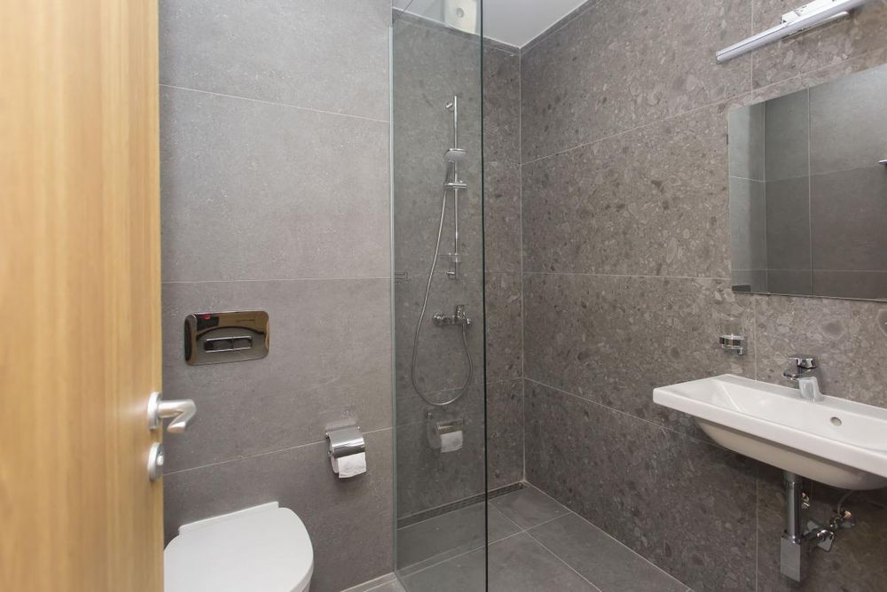 Апартвмен в централната на София на улица Антим първи