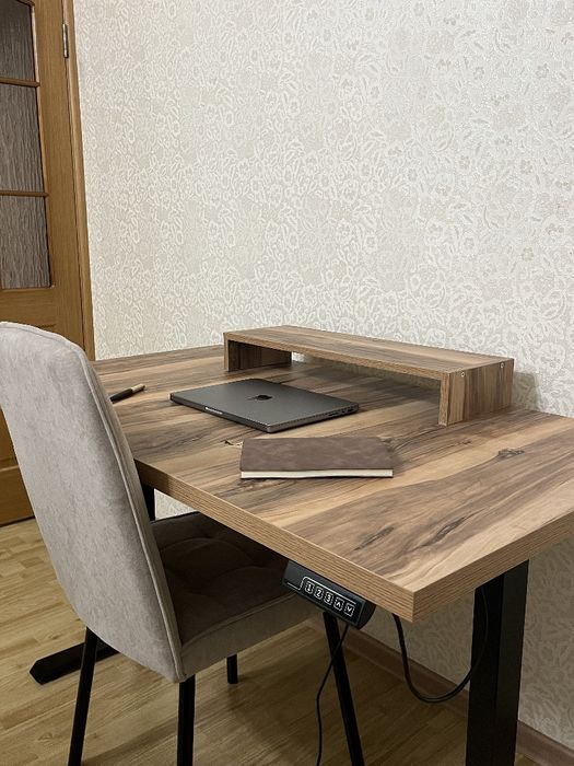 Подъемный стол с регулировкой высоты