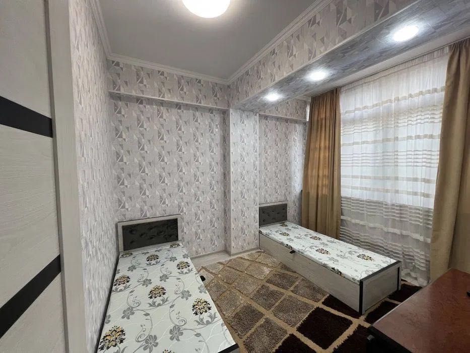 Сдаётся квартира 3 комнатная.