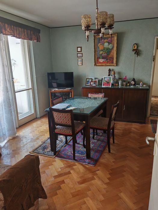 Vand apartament 3 camere