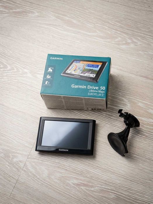 GPS навигация Garmin Drive 50 LM (5 инча еĸран, Карти на Европа)