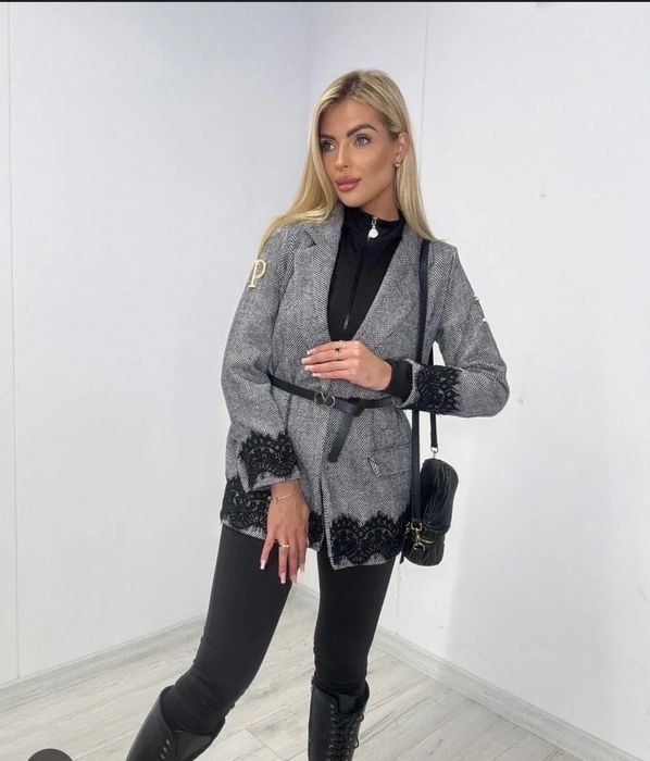 Блейзър с дантела