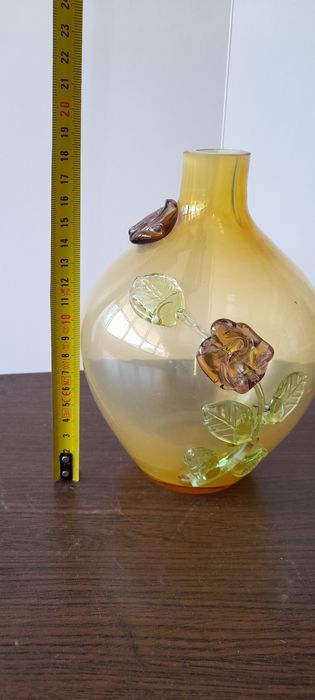 Стари Вази от цветно стъкло