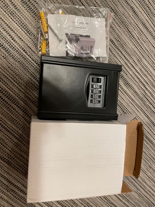 Seif pentru chei cu cifru