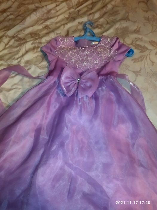 Платье на девочку 8- 10 лет