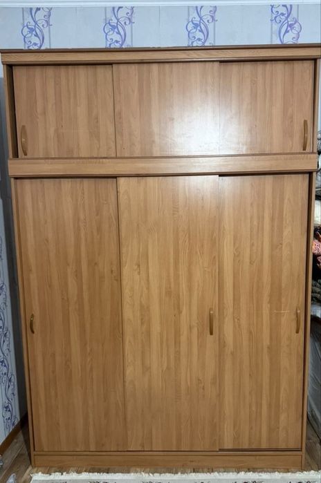 Продам Шифоньер купе! В отличном состоянии!