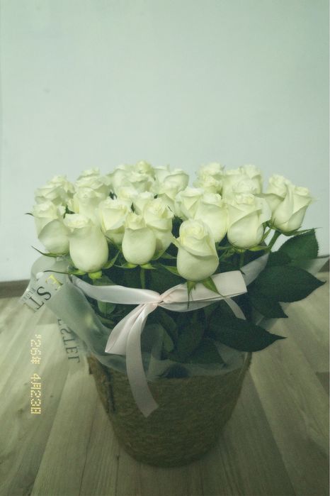 31 штук роза корзинасымен