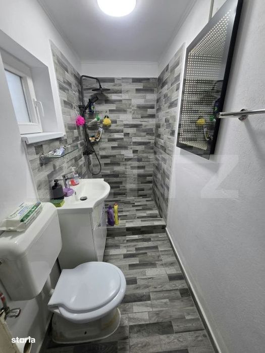 Casa cu 3 corpuri, 164 mp, zona Costestii din Deal
