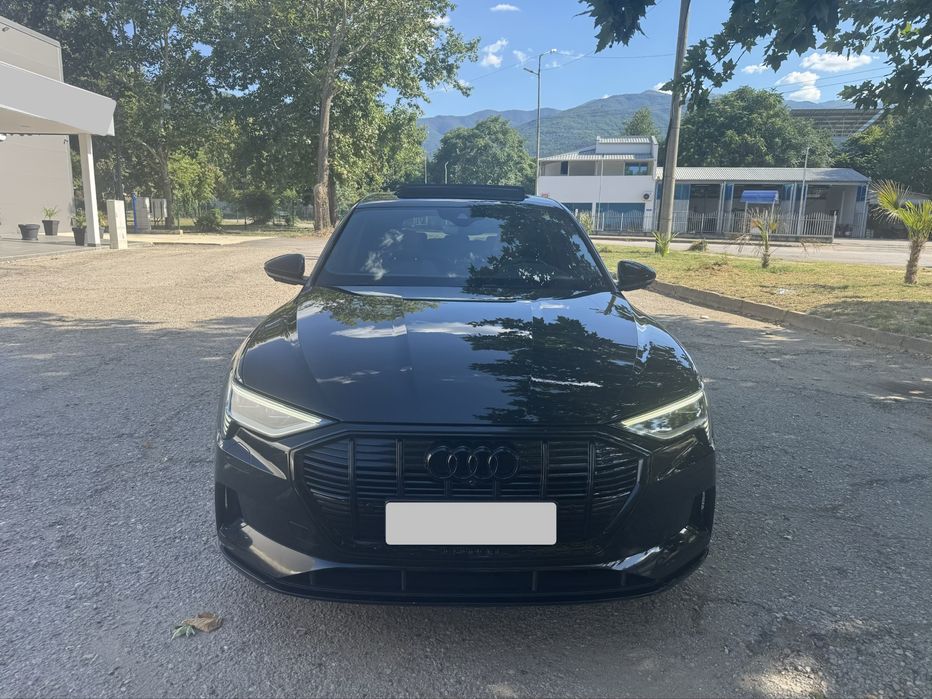 Audi E-Tron * 95kWh* B&O* 360* ПАНО* DIS* SHADOW LINE