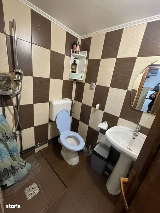 Casă cu 3 camere, mansardă și curte în Colentina