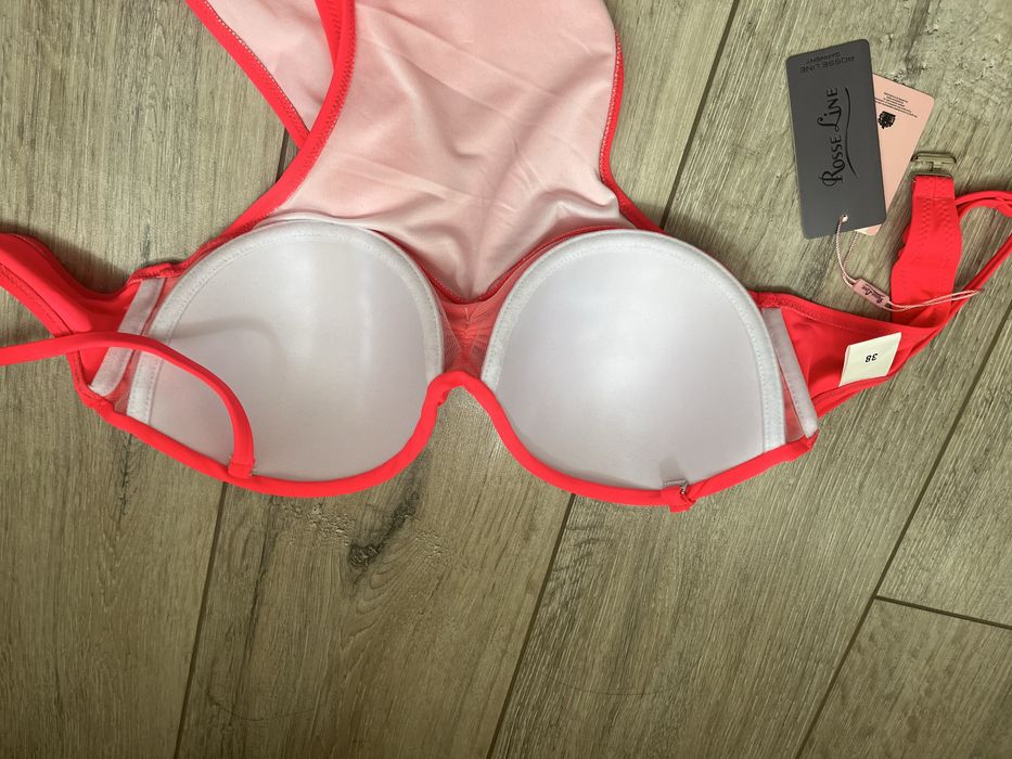 Цял бански с чашка