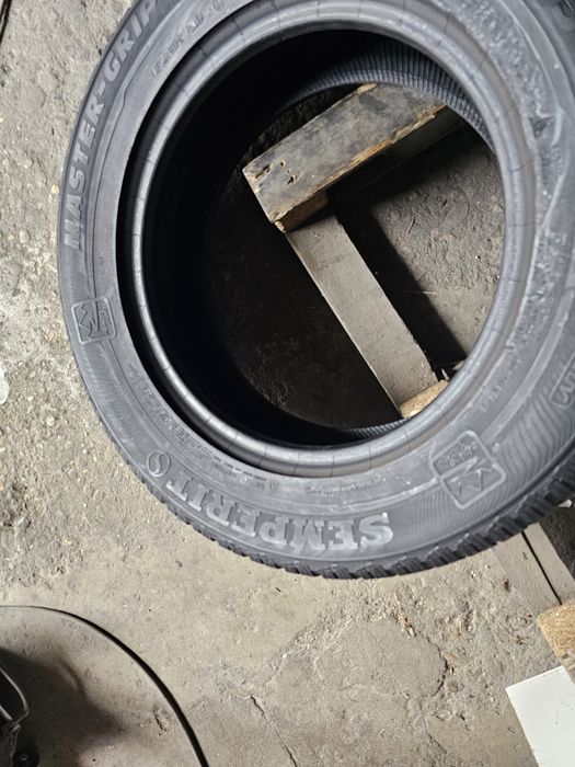 2 anvelope iarna 215 65 16 Semperit