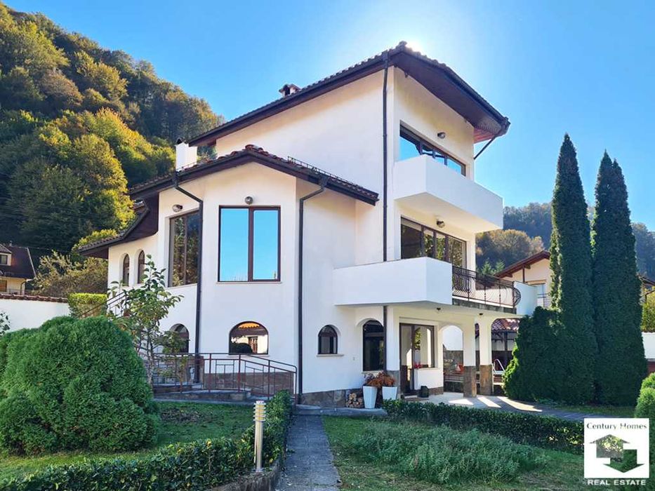 185036 Масивна къща, с двоен гараж и басейн, в Тетевенски Балкан