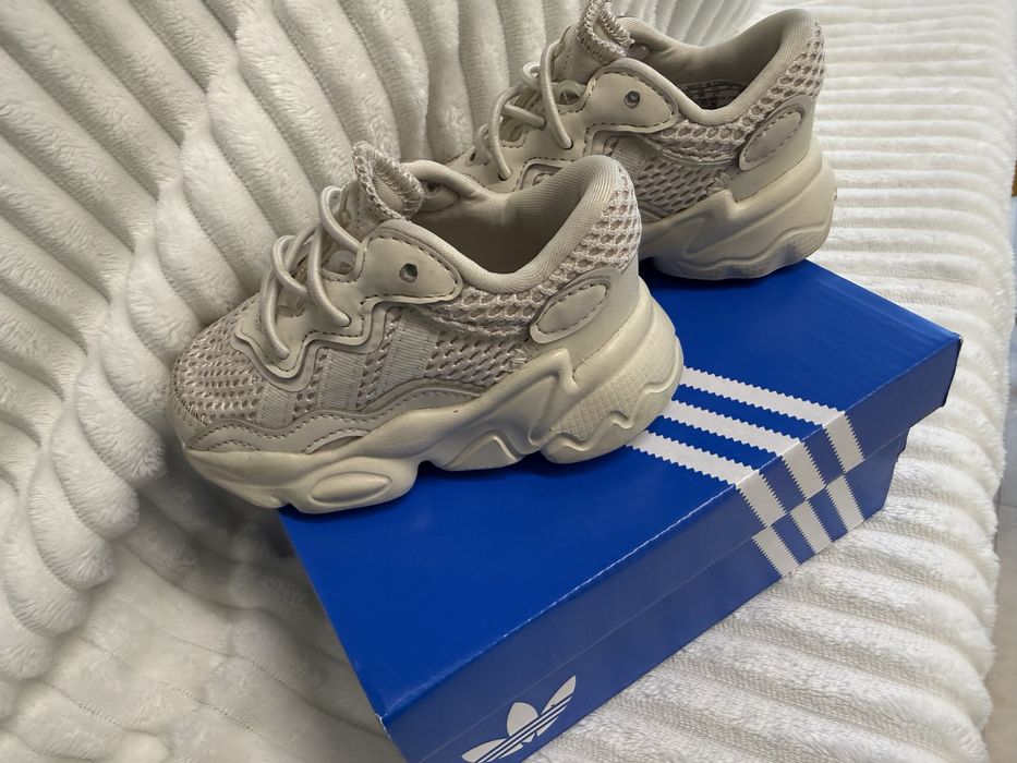 Adidas детски маратонки бежови