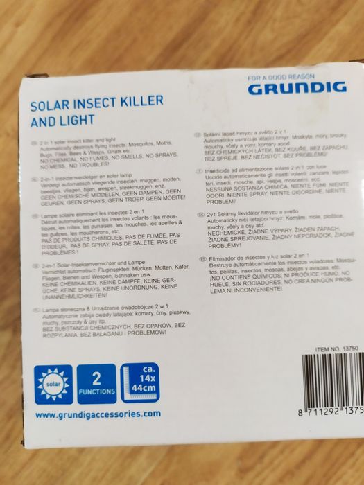 Соларна градинска лампа против комари