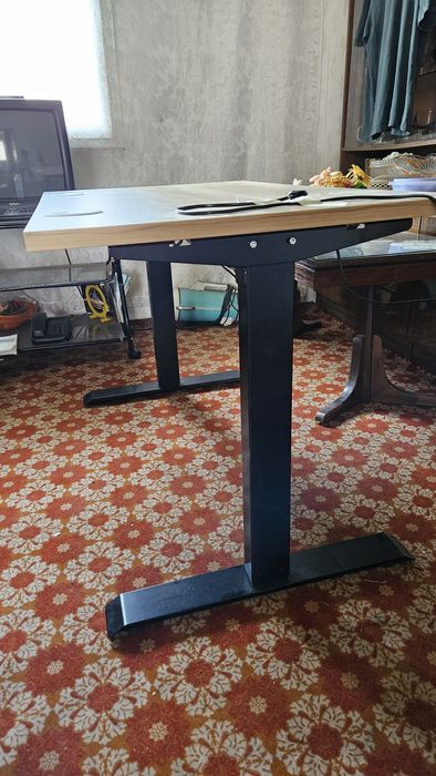Електрическо регулируемо бюро ChairPro Ergo Desk Basic (118x68 см) – Като ново!
