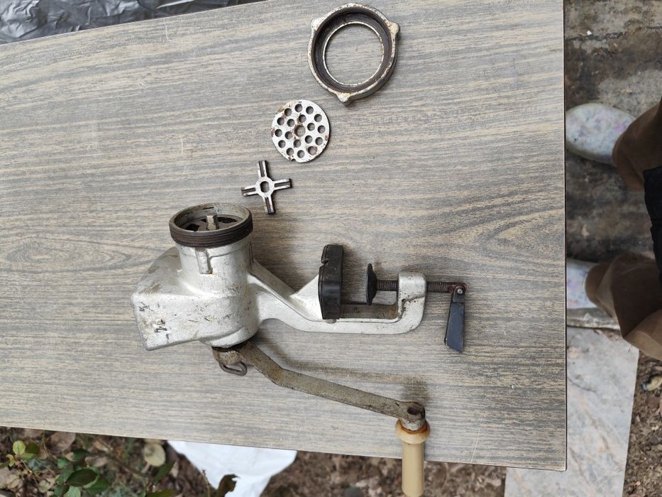 Mașina tocat  cutit dublu /cruce