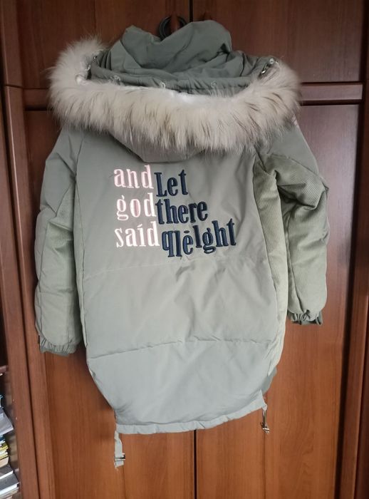 Продам куртки на девочку