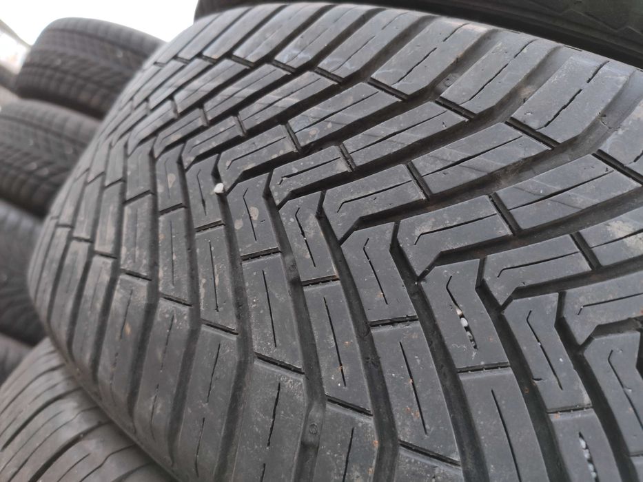 2бр Всесезонни гуми 205 55 17 - Continental - DOT 2023