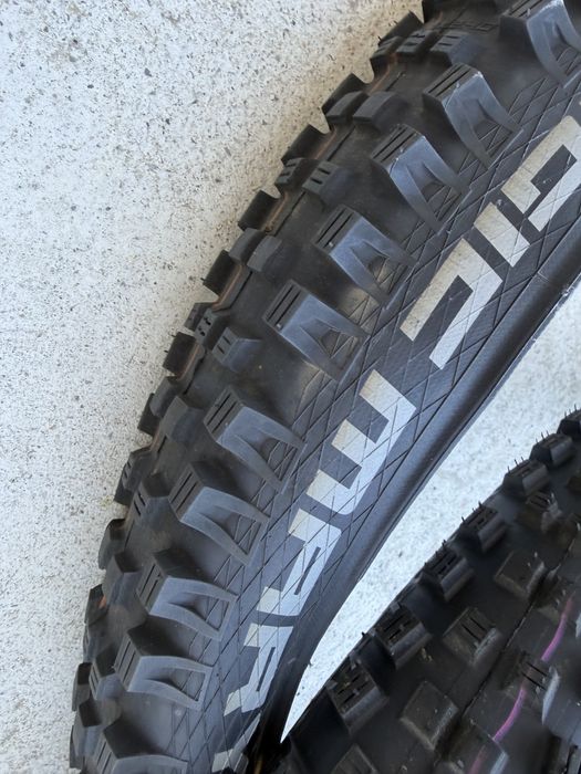 Външни гуми Schwalbe Magic Mary и  Big Betty
