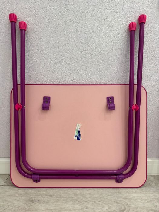 Продам детский стол.